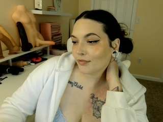 Liz White 333