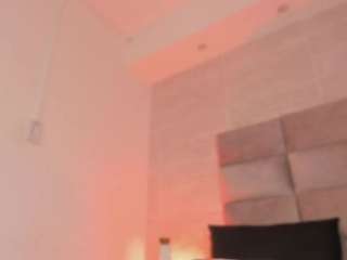 Live webcam model mia-crawford on Soda Cams