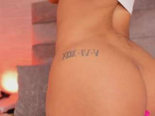 Live webcam model mia-crawford on Soda Cams