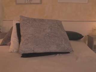 mia-crawford live cam
