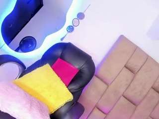 orianadollx Live Webcam on CamSoda