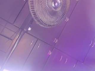 beautiful oriana live cam preview