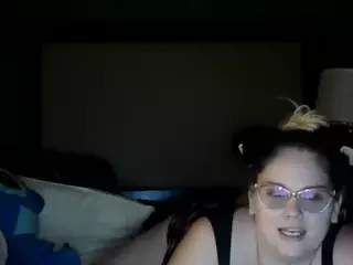 MysticLyn's Live Sex Cam Show