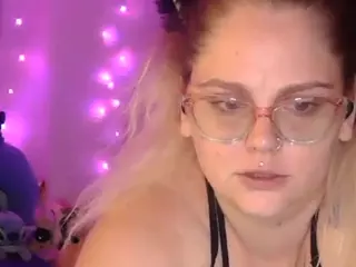 MysticLyn's Live Sex Cam Show