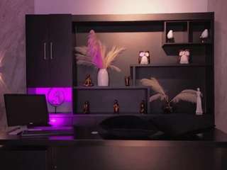 SARAH RHODES live webcam show