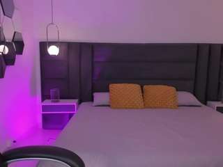 SARAH RHODES live cam preview