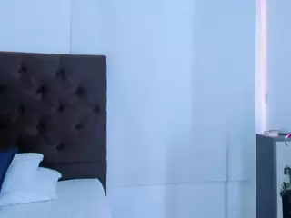natashalee1's Live Sex Cam Show