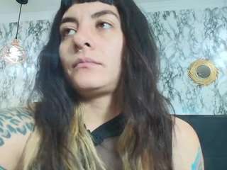 naughtykittenm webcam model