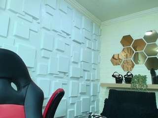 naughtykittenm Live Webcam on CamSoda