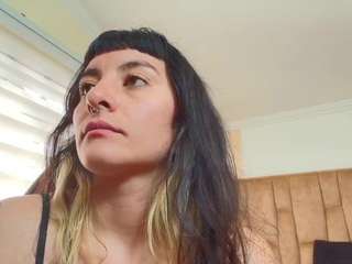 naughtykittenm Live Webcam on CamSoda