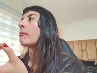 naughtykittenm Live Webcam on CamSoda