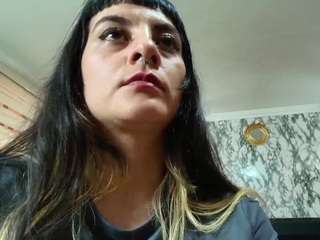 naughtykittenm Live Webcam on CamSoda