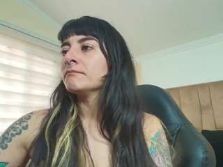 naughtykittenm Live Webcam on CamSoda