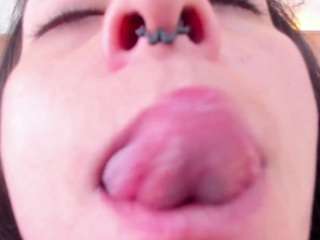 Ця модель зараз онлайн. naughtykittenm
