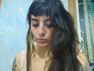 naughtykittenm Live Webcam on CamSoda