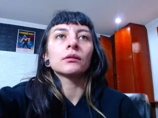 NaughtyKittenm's Live Sex Cam Show