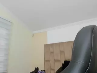 NaughtyKittenm's Live Sex Cam Show