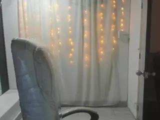 Giulia Aston's Live Sex Cam Show