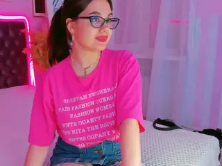 SelenaaSky's Live Sex Cam Show