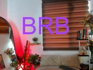 julieta-cooper Live Webcam on CamSoda