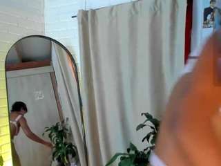 julieta-cooper's CamSoda show and profile