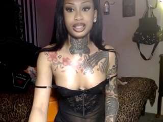 Live webcam model trinityteighlour on Soda Cams