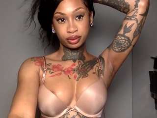 trinityteighlour webcam model