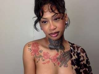 trinityteighlour webcam model