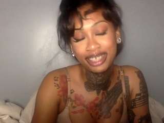 trinityteighlour live webcam show