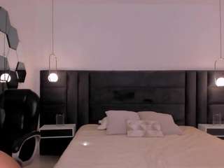 alyssadean Live Webcam on CamSoda