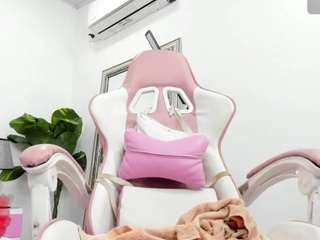 caroline-hall webcam