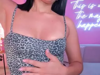 CharlotteCox's Live Sex Cam Show