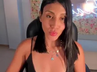 CharlotteCox's Live Sex Cam Show