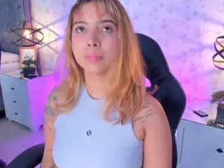 MarianneFox's Live Sex Cam Show