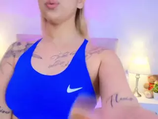 MarianneFox's Live Sex Cam Show