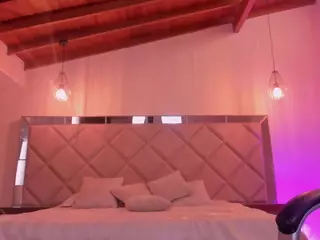 Roxanne Hill's Live Sex Cam Show