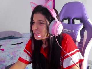 Live cam show with Luna