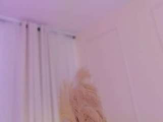 crystal-watson's CamSoda show and profile