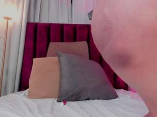 Mia Martin nude and sexy before cam for live chat