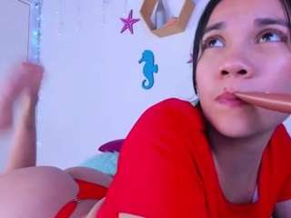 emily-parrker Live Webcam on CamSoda