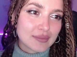 HloeSky nude and sexy before cam for live chat