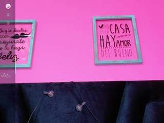 lilisantos's CamSoda show and profile