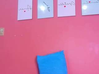 lilisantos Live Webcam on CamSoda