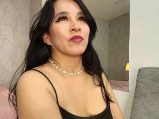 megan-diamond webcam model