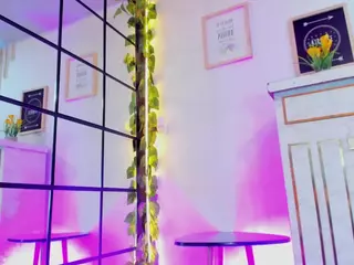 MEGAN-DIAMOND's Live Sex Cam Show