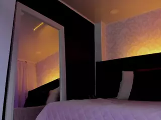 MEGAN-DIAMOND's Live Sex Cam Show