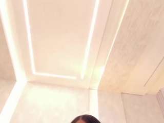 1m-nahomi live cam preview