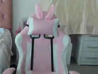 miley777's CamSoda show and profile