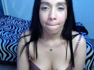 هذا النموذج مباشر الآن. callmeamber1