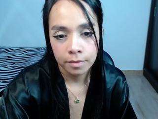 Live cam show with CallmeAmber